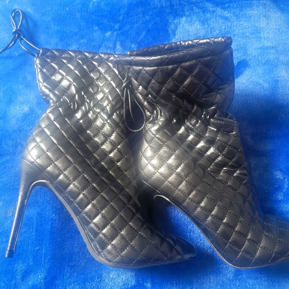 Quilted booties